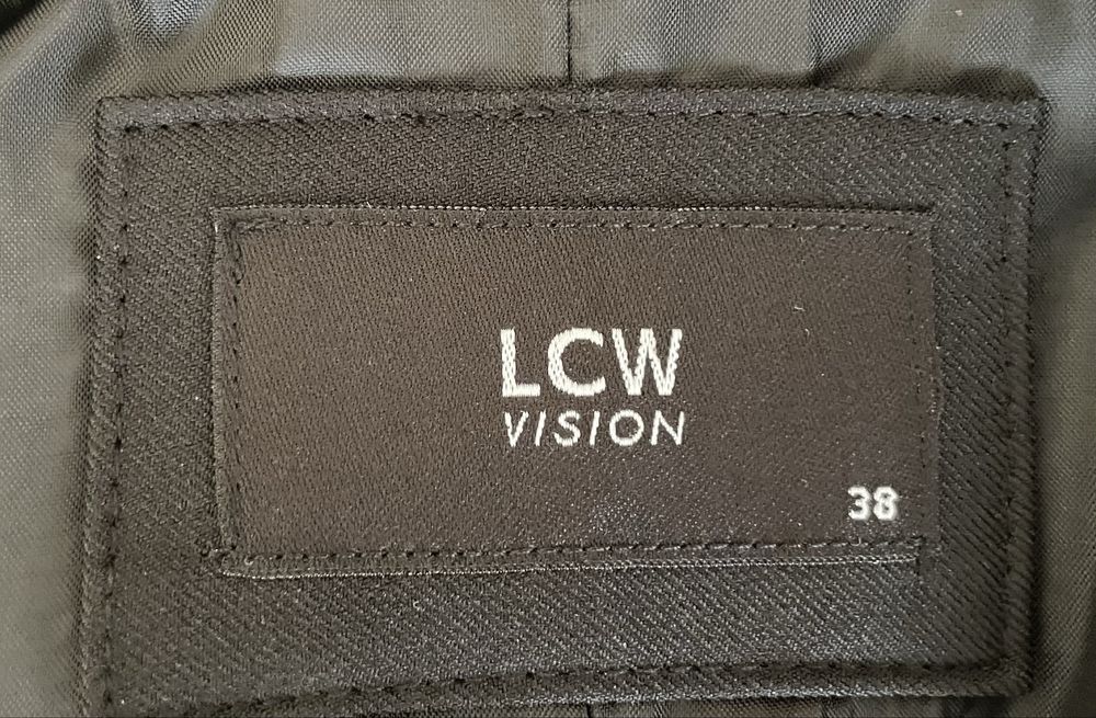 Дамско черно сако