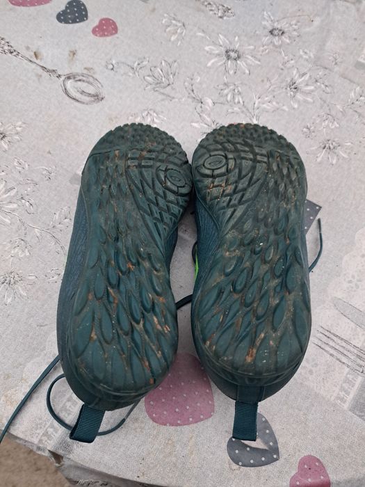 Детски футболни стоножки