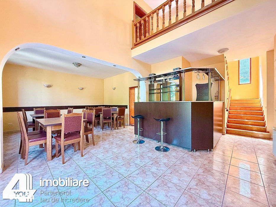 Clădire în Moneasa cu 9 camere: pensiune, azil bătrâni, casă vacanță