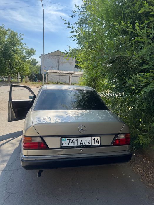 Mercedes benz w124