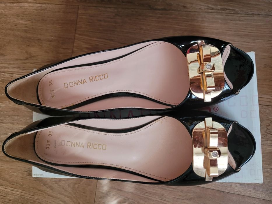 Продам лакированный кожаный обувь