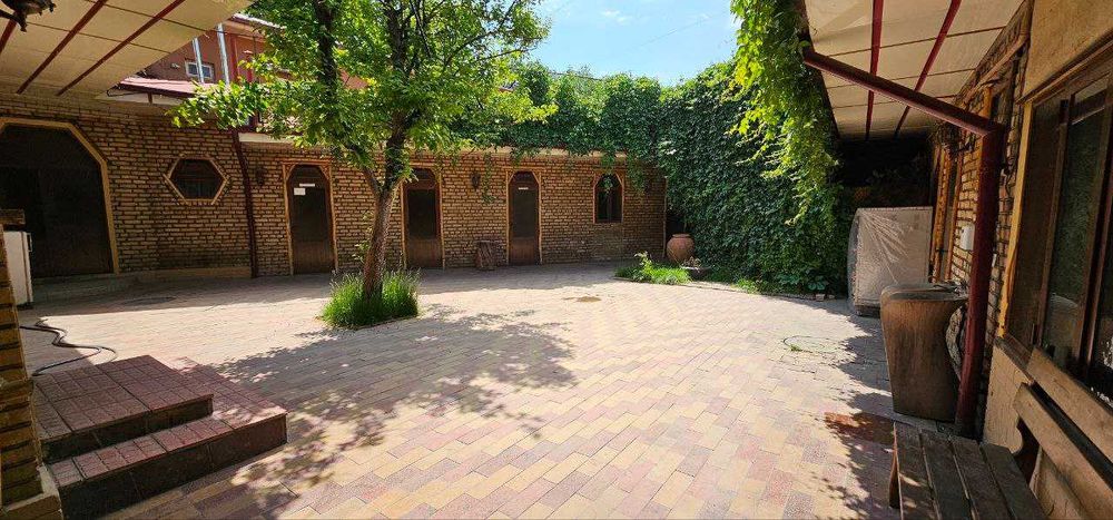 Кафе Сюрприз. 5,6 сот. Ул. Олмачи 14. Рядом Бек. Боло Ховуз. У Бабушки