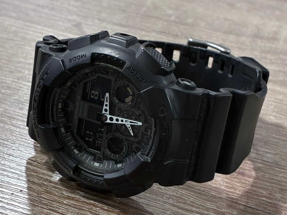 Продавам Часовник Casio G-shock GA-100 5081