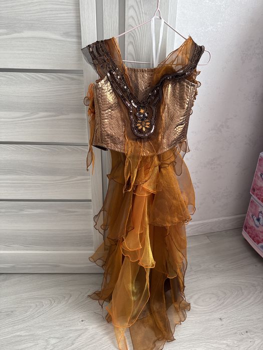 Продам костюм для девочки