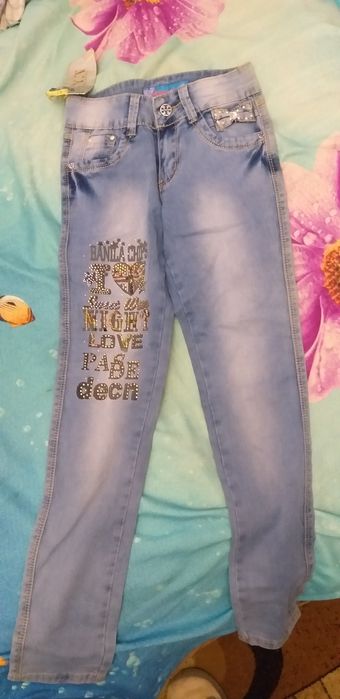Продаются новые джинсы на девочек