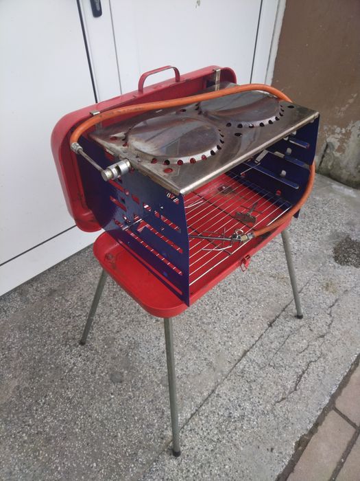 Немско разглобяемо газово барбекю с три горелки Einhell.
Марка: EINHEL