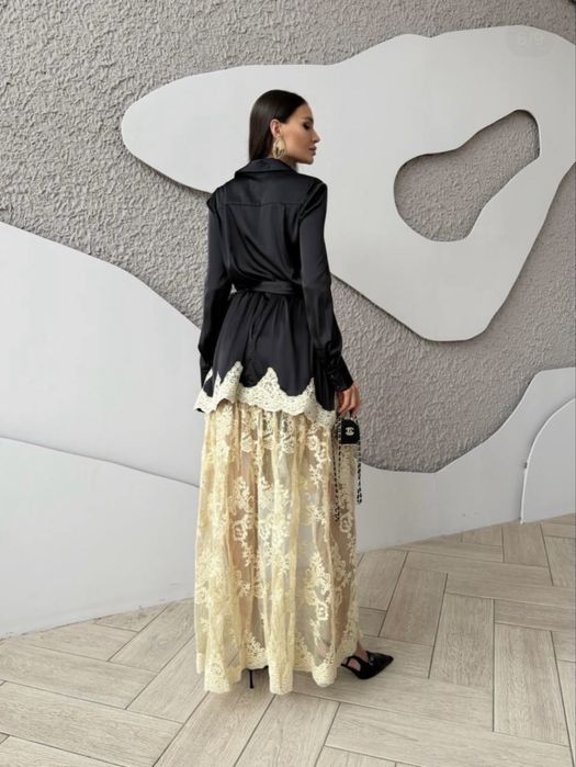 Дизайнерски сет за бал  с коприна риза и пола с дантела