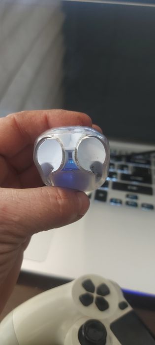 Зарядник для наушников