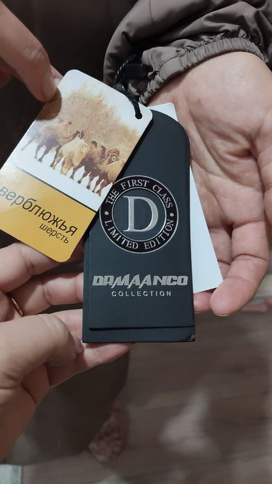 Продам польто из верблюжки