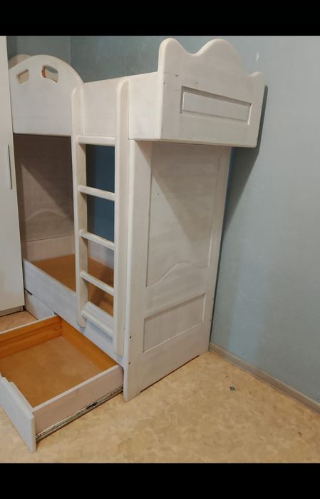 Продам 2ух ярусную кровать