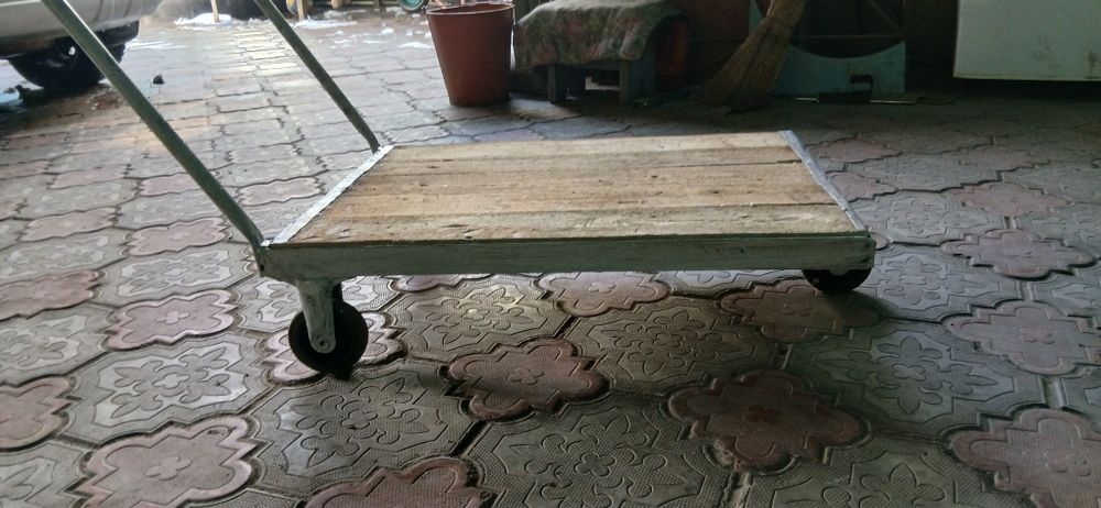 Тележка трёхколёсный