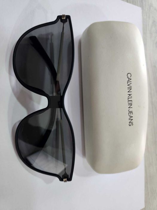 Слънчеви очила Calvin Klein Jeans CKJ18702S 001