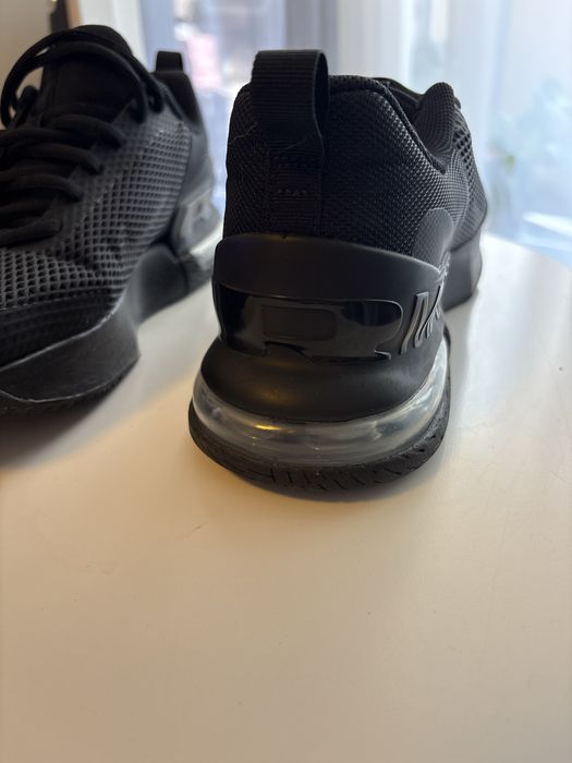 Adidasi negri Adidas - noi, nepurtati.
