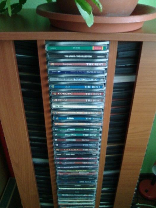 Vand colectie personala de dvd si cd