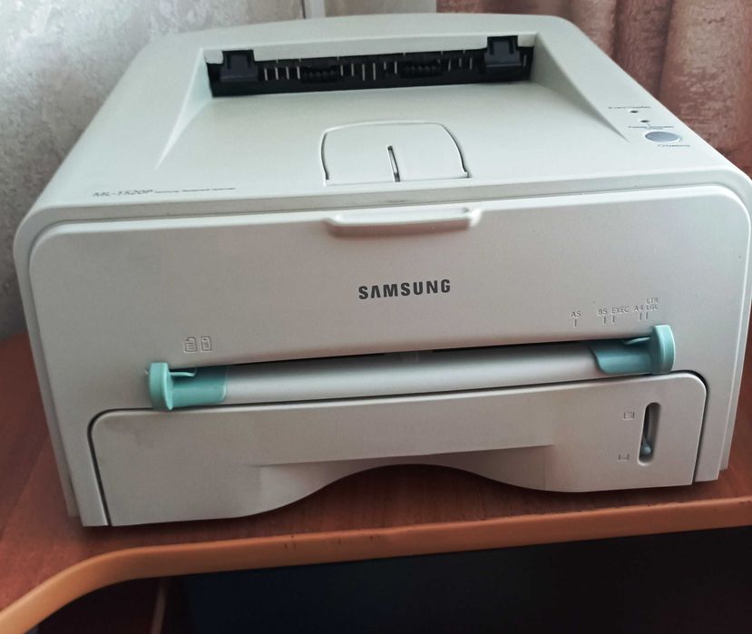 Принтер  Samsung ML-1520P. дешево,в рабочем состоянии.