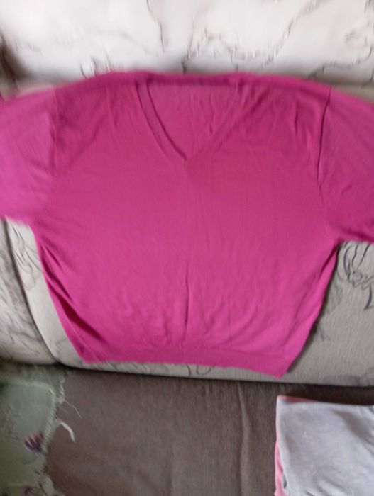 Срочно продам пуловер Uniqlo. Недорого.