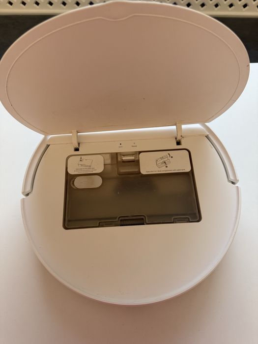 Робот пылесос Mi Robot Vacuum Mop Essential