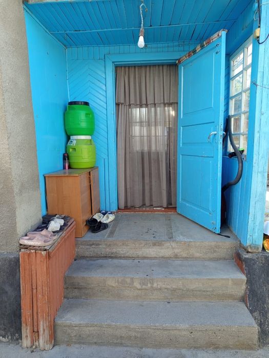 Дом продается  за линией.