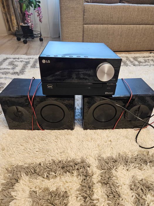 Vand radio/CD LG.