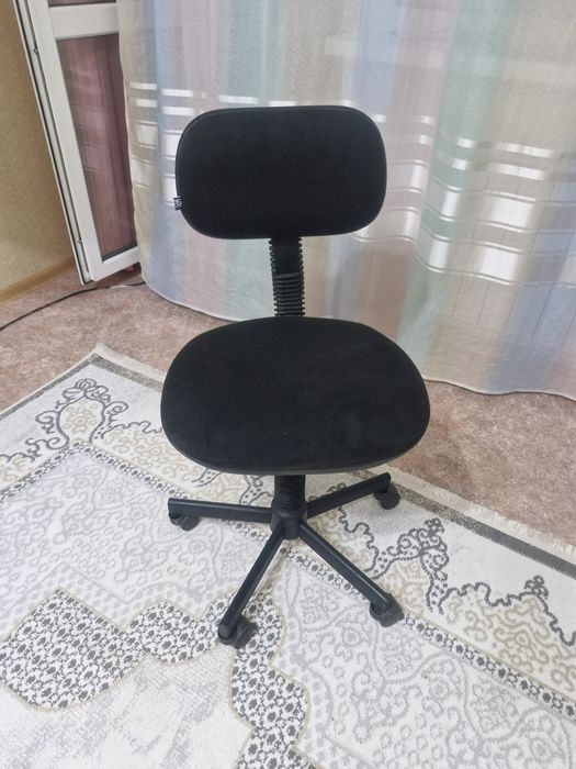 Продам кресло офисное