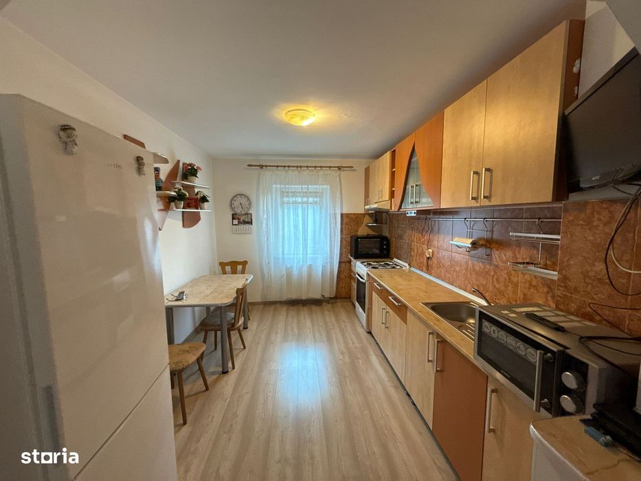 3 camere, zona Decebal  PC,Et. 4,termoizolație și hidroizolație