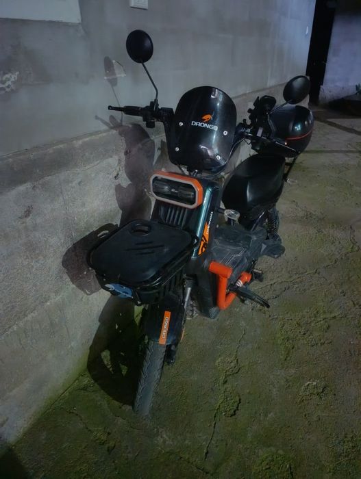 Skuter sotiladi 6 ta akumlyator manzil Angren tezligi 50ga chiqad 70km