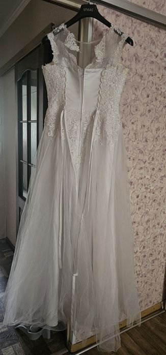 Продам свадебное платье 42-44 размер