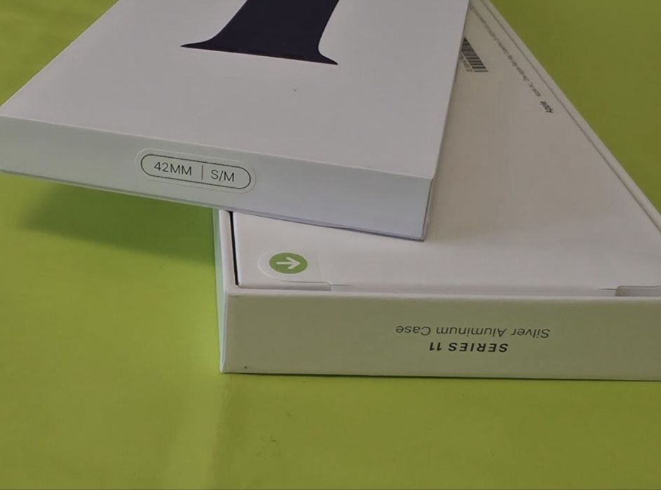 ЗАПЕЧАТАН 42mm Apple watch 11 BT Гаранция Yettel 2027 Silver | Purple