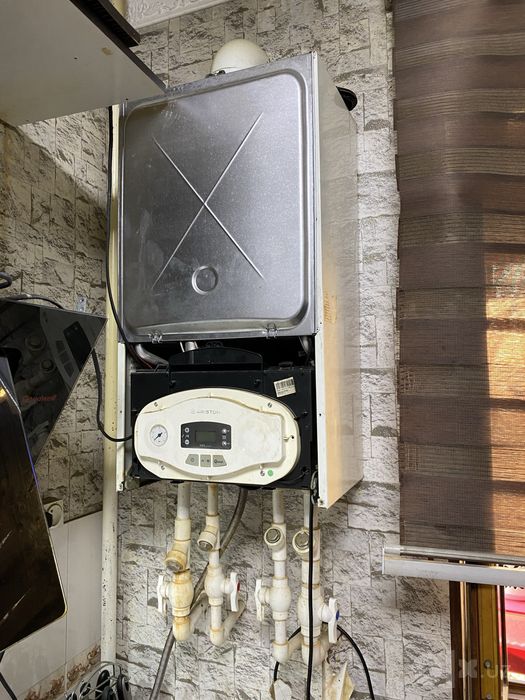двух контурний котёл Ariston egis plus