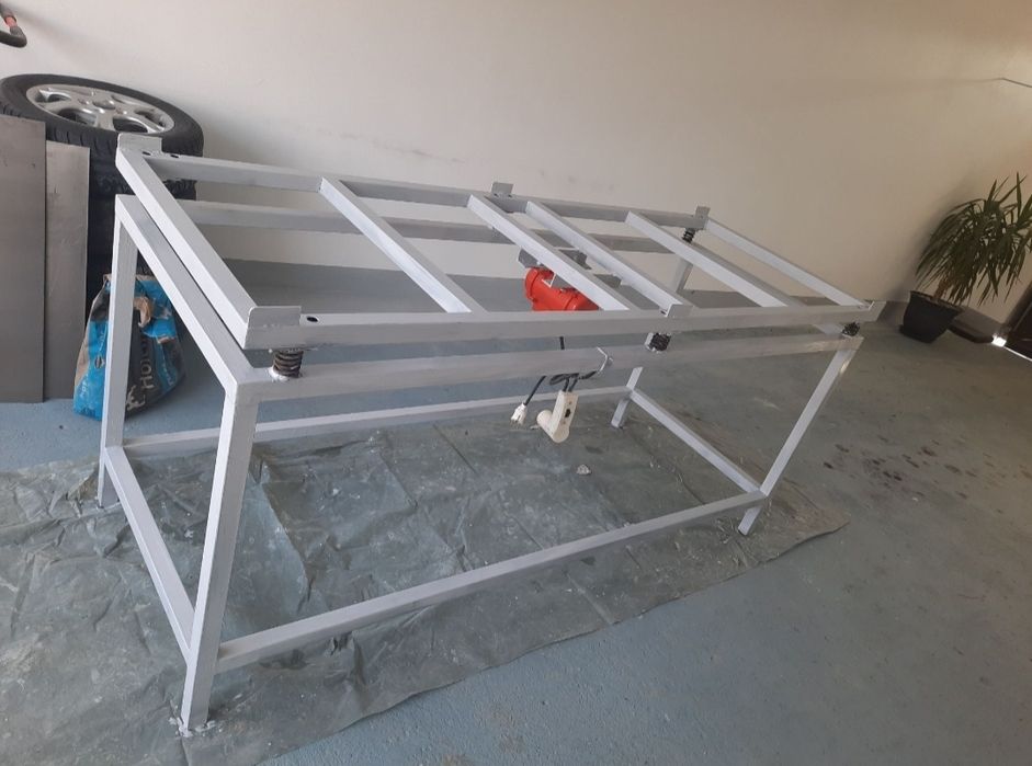 Masa vibranta  placi gard,stâlpi,pavele