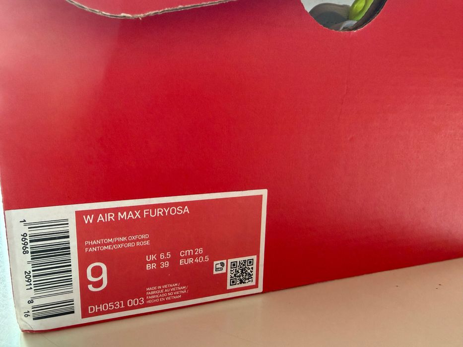 маратонки Nike FURYOSA