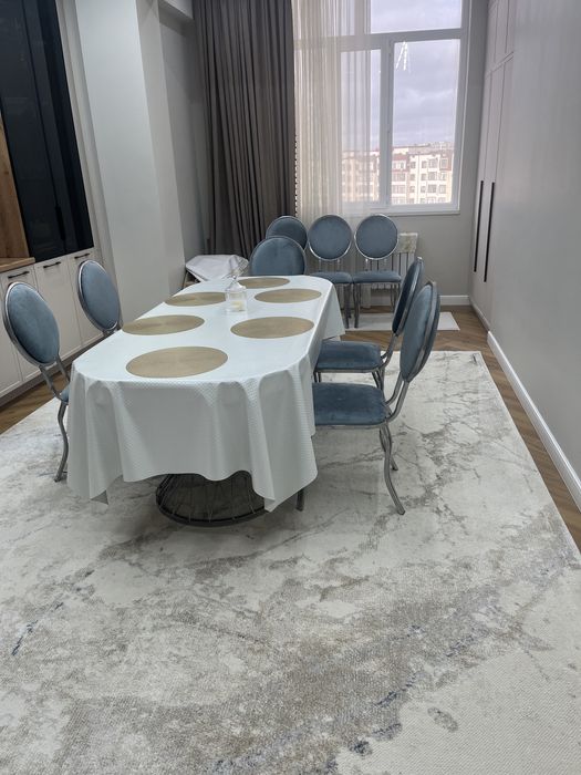 Стол, 8 орындыгымен сатылады коп колданылмаган