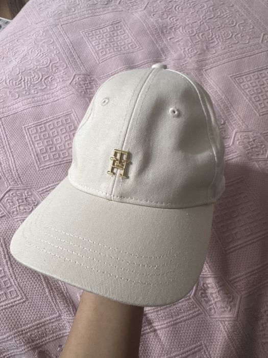 Продаю кепки оригинал Tommy Hilfiger