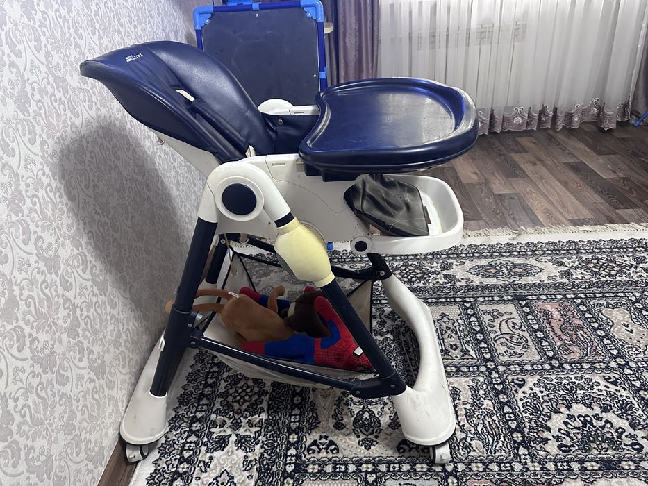 Стол детский для кормелние