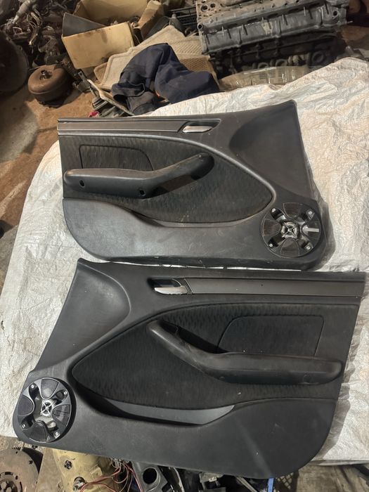 Дверные обшивки бмв е46 дорест в отличном состоянии