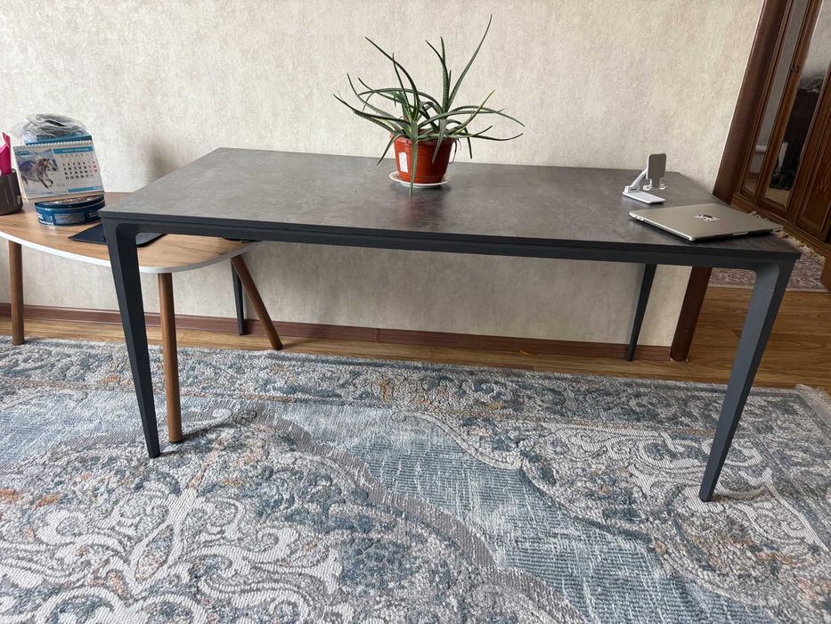 Продам стол, производство ZETA