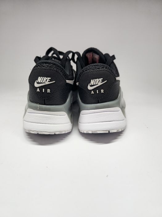 Дамски маратонки Nike Air Max SYSTM, 38 номер(24 см), нови