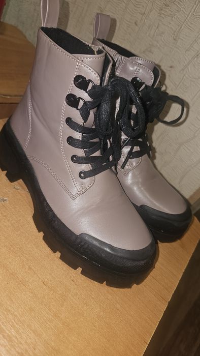 Продам обувь на девочку