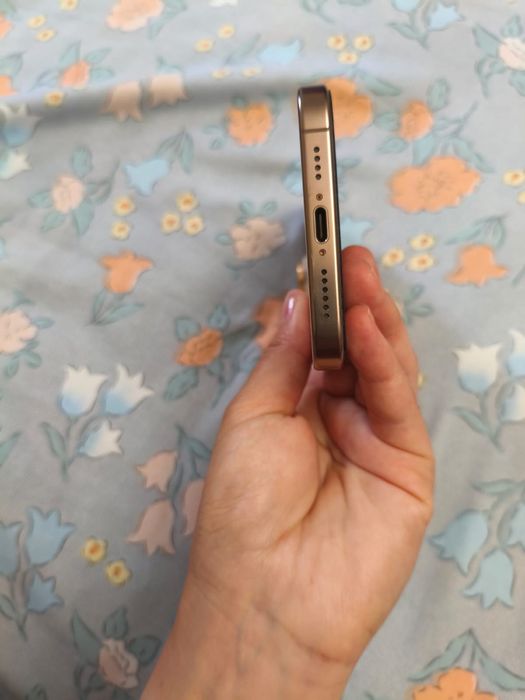 Подам IPHONE 16 PRO MAX 512 GB