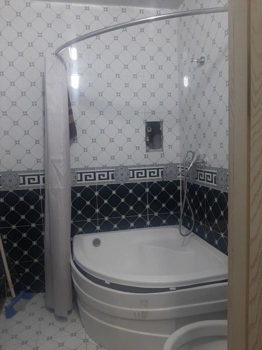 Сдаётся 1 ком квартира на 4 этаже с Лифтом  для семьи ор:Мохи хоса