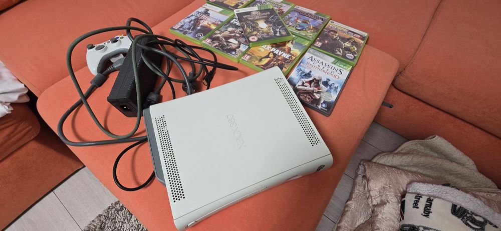Xbox 360 cu 9 jocuri