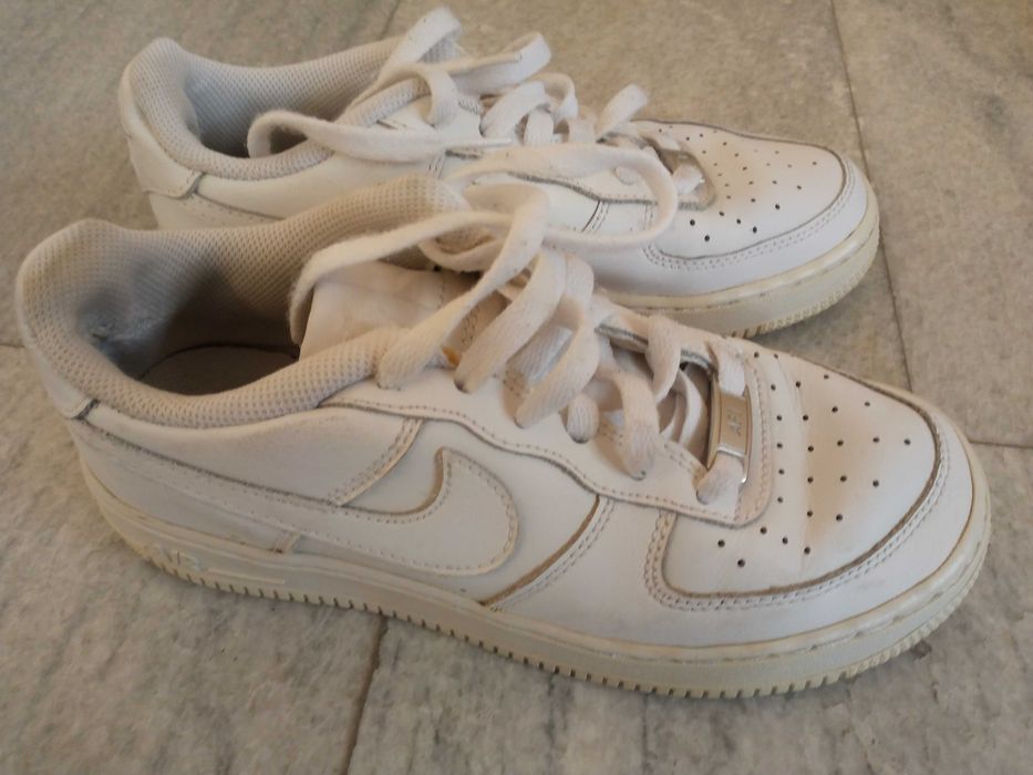 Обувь и кроссовки в отличном состоянии 36-37р по 50 тыс пара