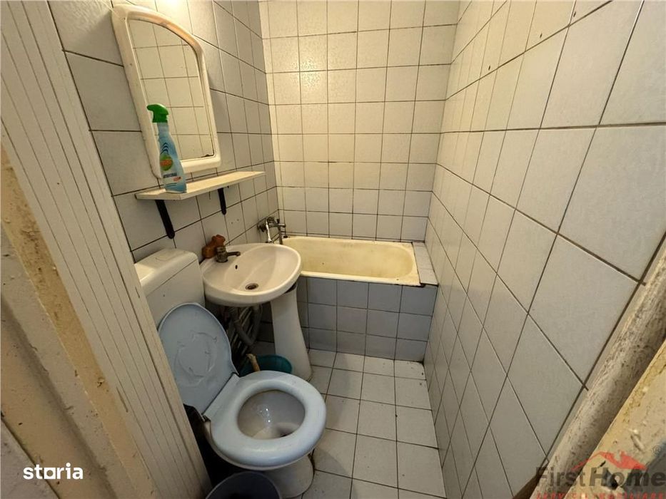 2 camere, zona sud, etaj 3\/4, izolat, termopan (necesita renovare)