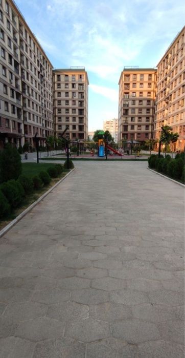 Аренда 1/3/9 Корасарой , Golden House