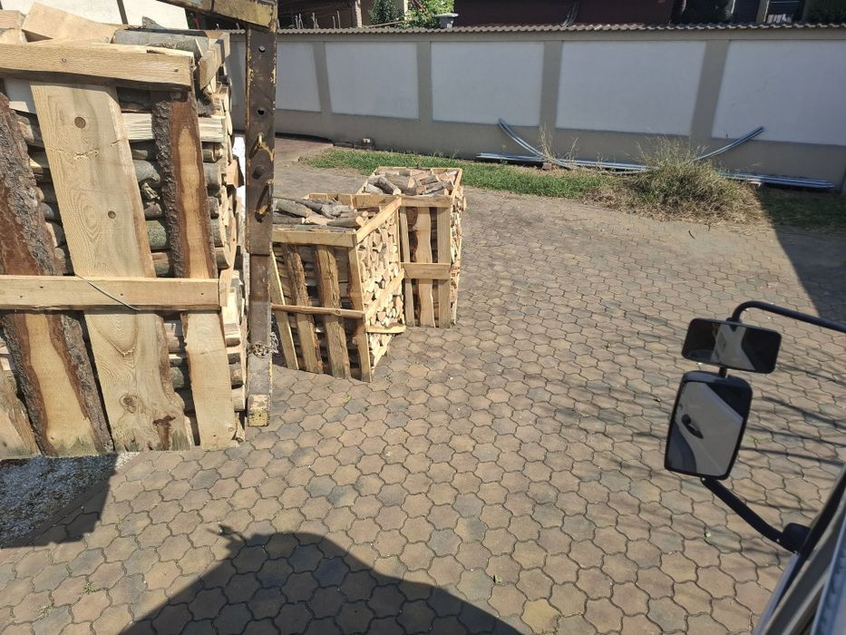 Vănd lemn foc la palet de 1,5 metri steri