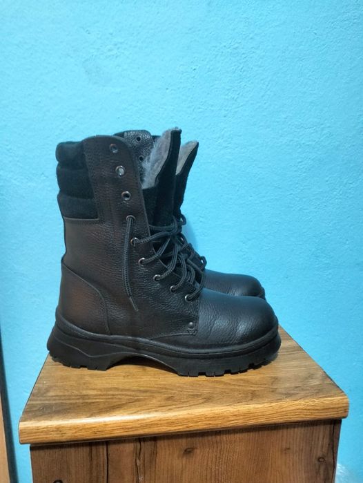 Ботинки берцы 39р.новые