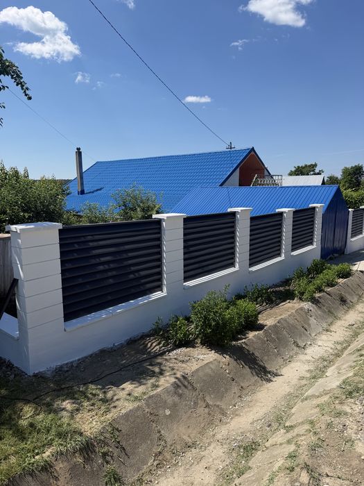 Garduri din sipca metalica, panouri stil jaluzele, tabla cutata, plasă