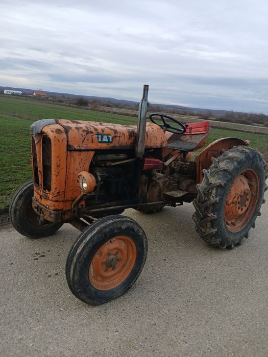Tractor Fiat 411 stare bună