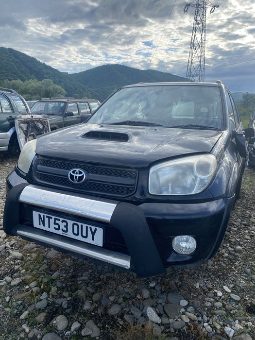 Dezmembrez Toyota Rav4