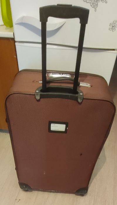 Продаю дорожный чемодан б/у